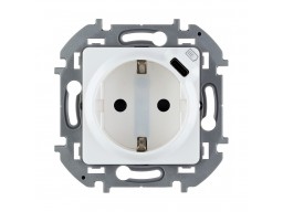 Розетка 2К+З16А 250В со встроенным зарядным устройством USB C 1.5А 5В Legrand, Inspiria 673770 белый