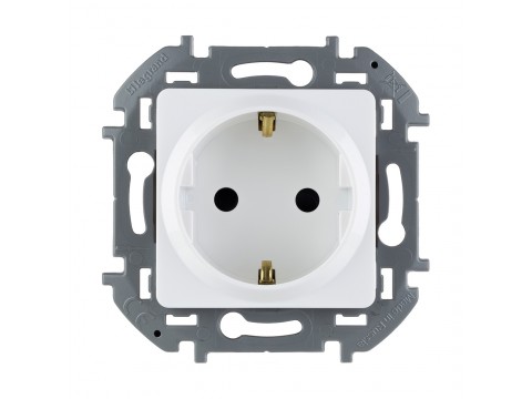 Розетка 2К+З со шторками 16 А 250 В Legrand Inspiria 673730 белый